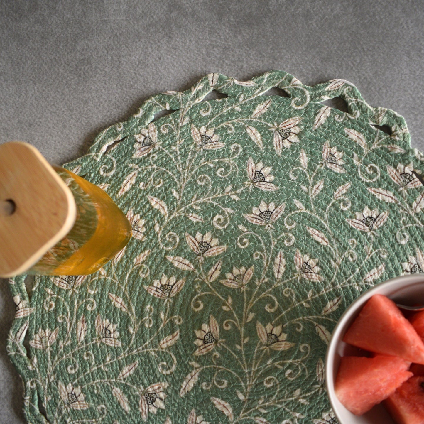 Scallop Bloom Table Mat (Sap)
