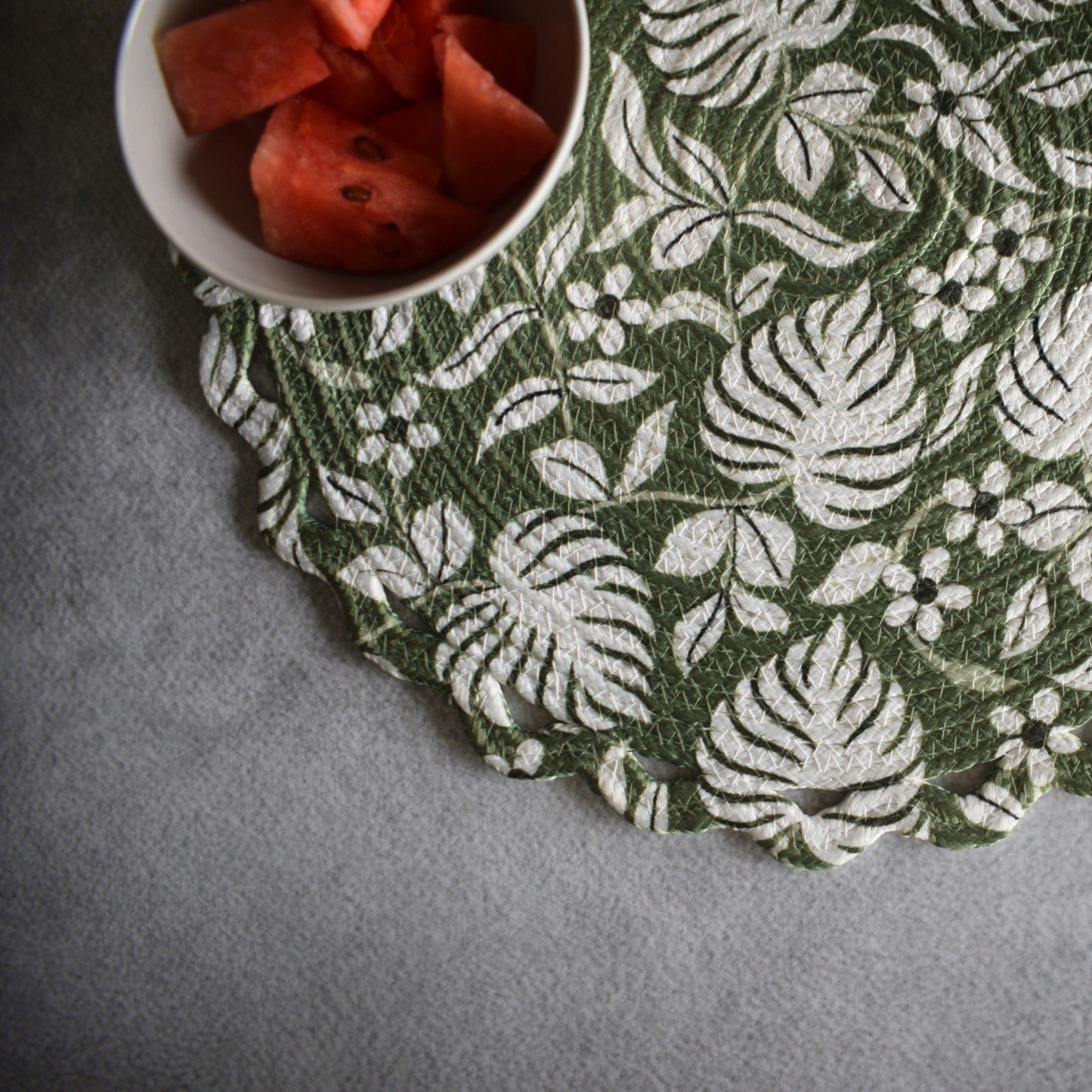 Scallop Bloom Table Mat (Olive)