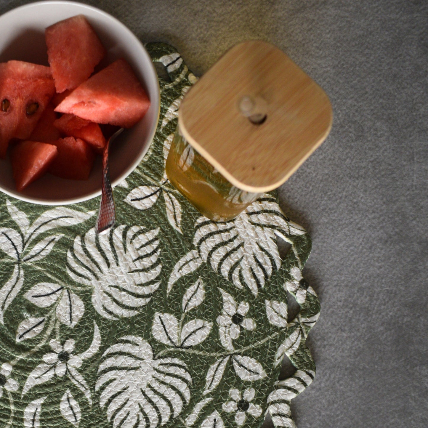 Scallop Bloom Table Mat (Olive)