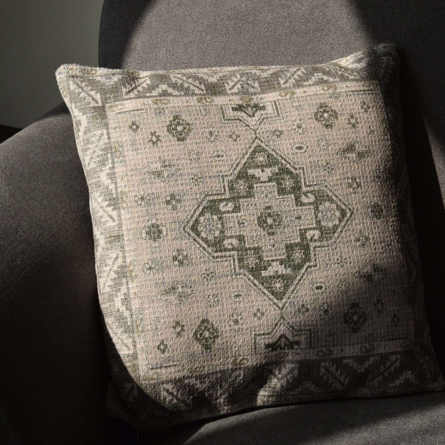 Mahira - The Traditional Cushion Cover