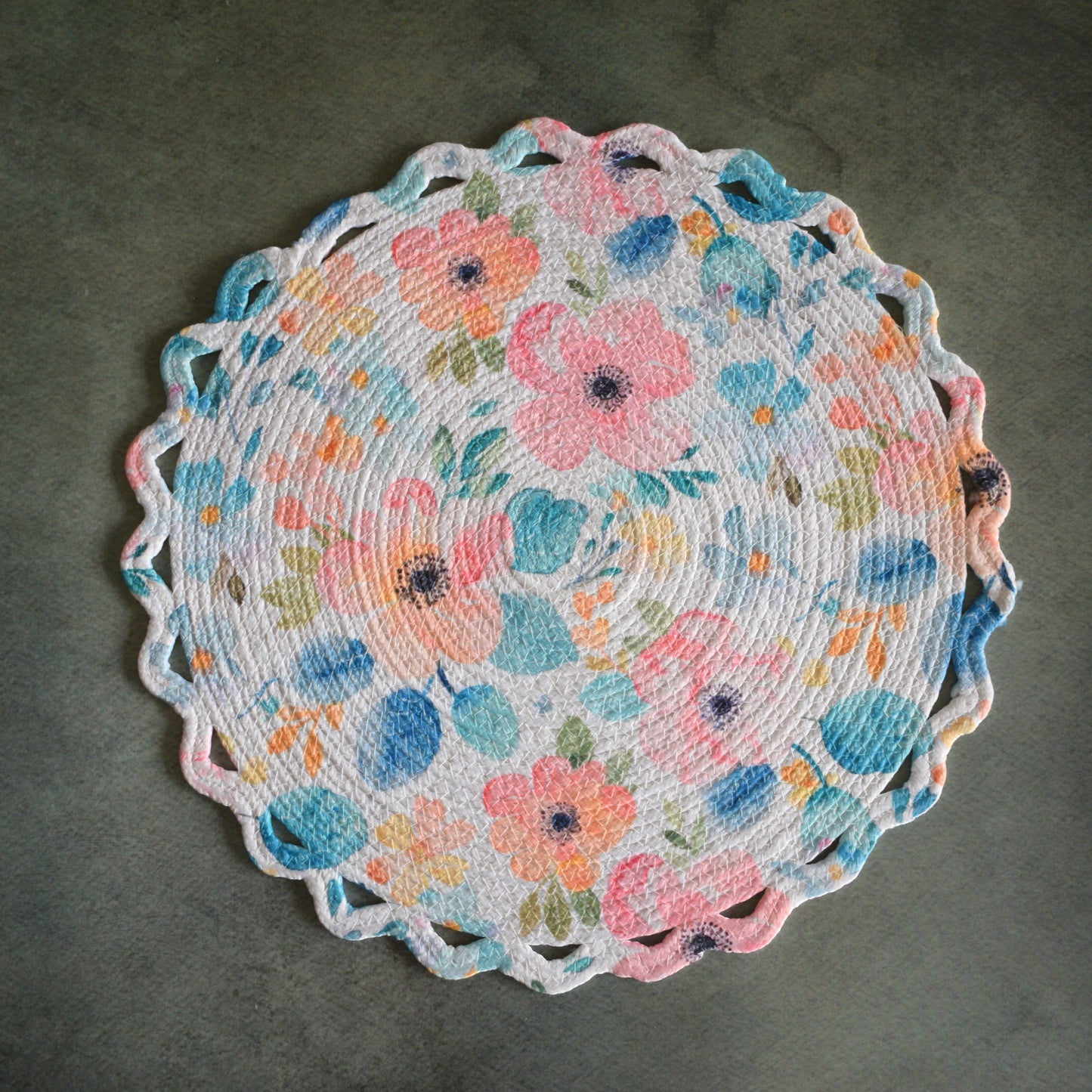 Scallop Bloom Table Mat (White)