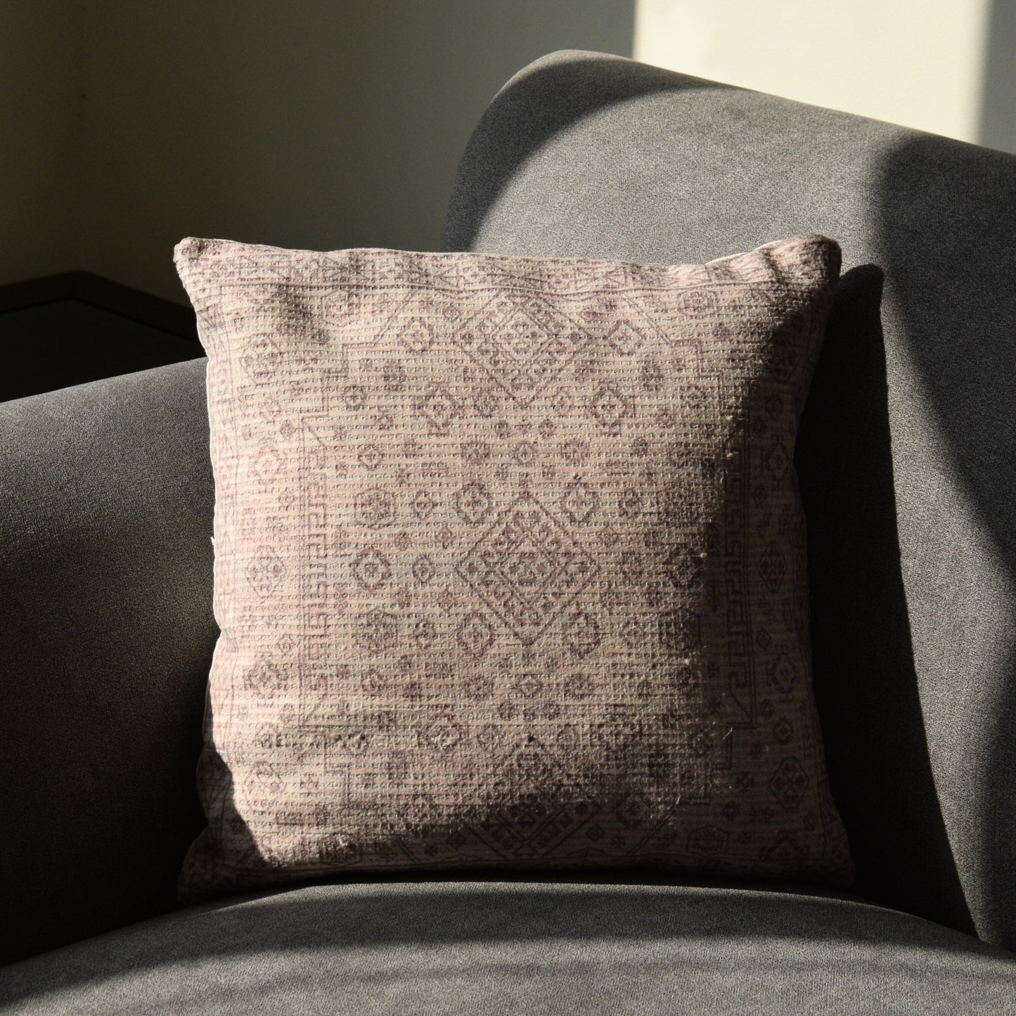 Triez - The Traditional Cushion Cover