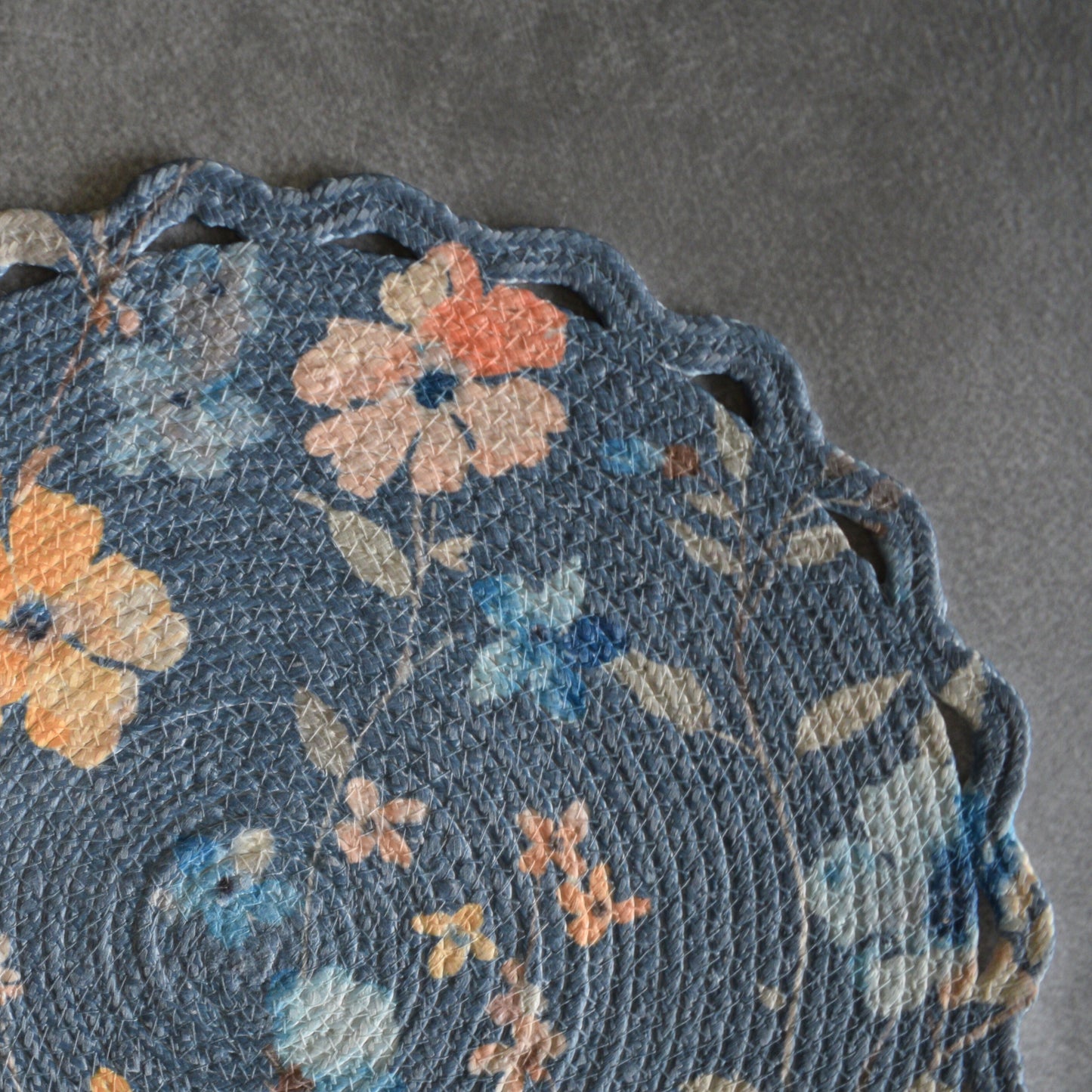 Scallop Bloom Table Mat (Grey-Blue)