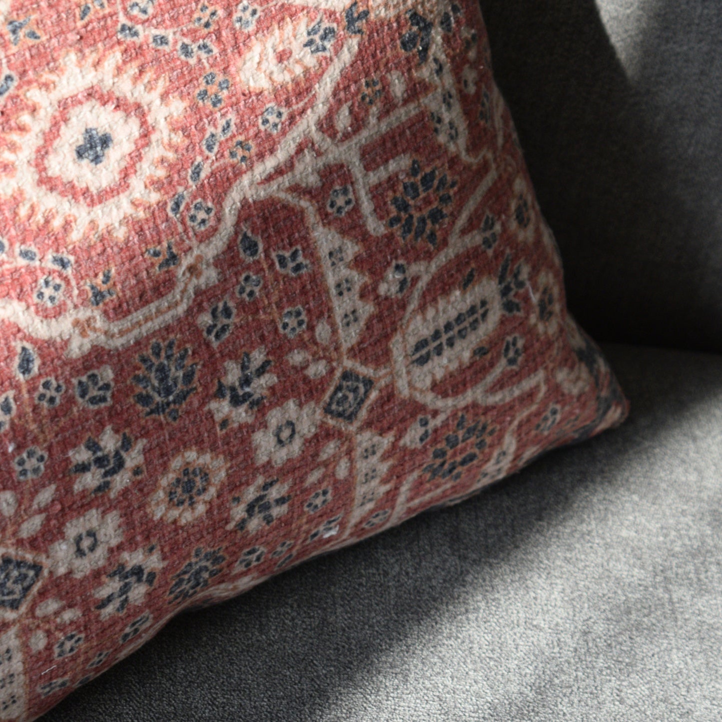 Aaban - The Traditional Cushion Cover