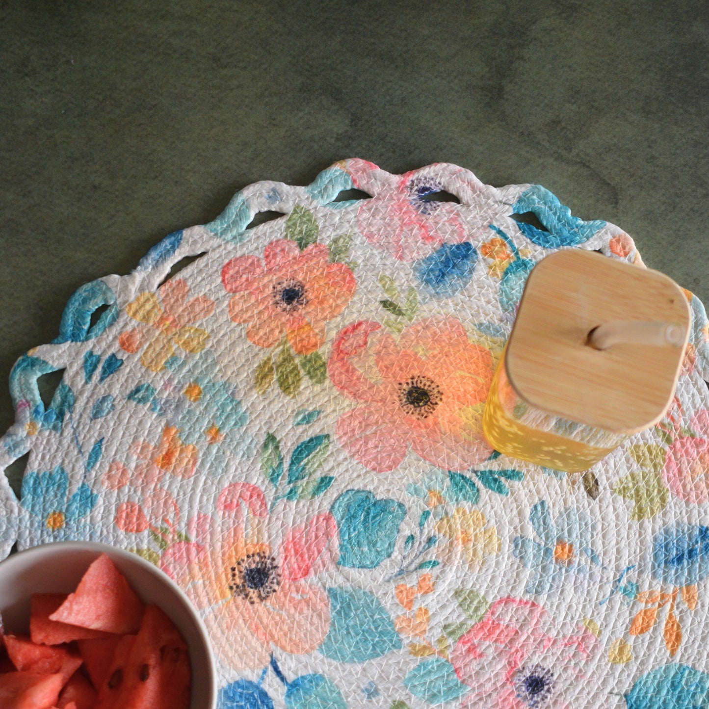 Scallop Bloom Table Mat (White)