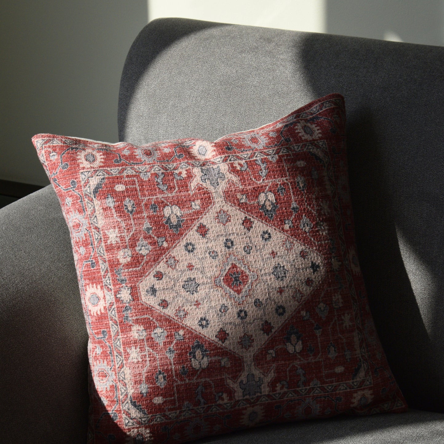 Saira - The Traditional Cushion Cover