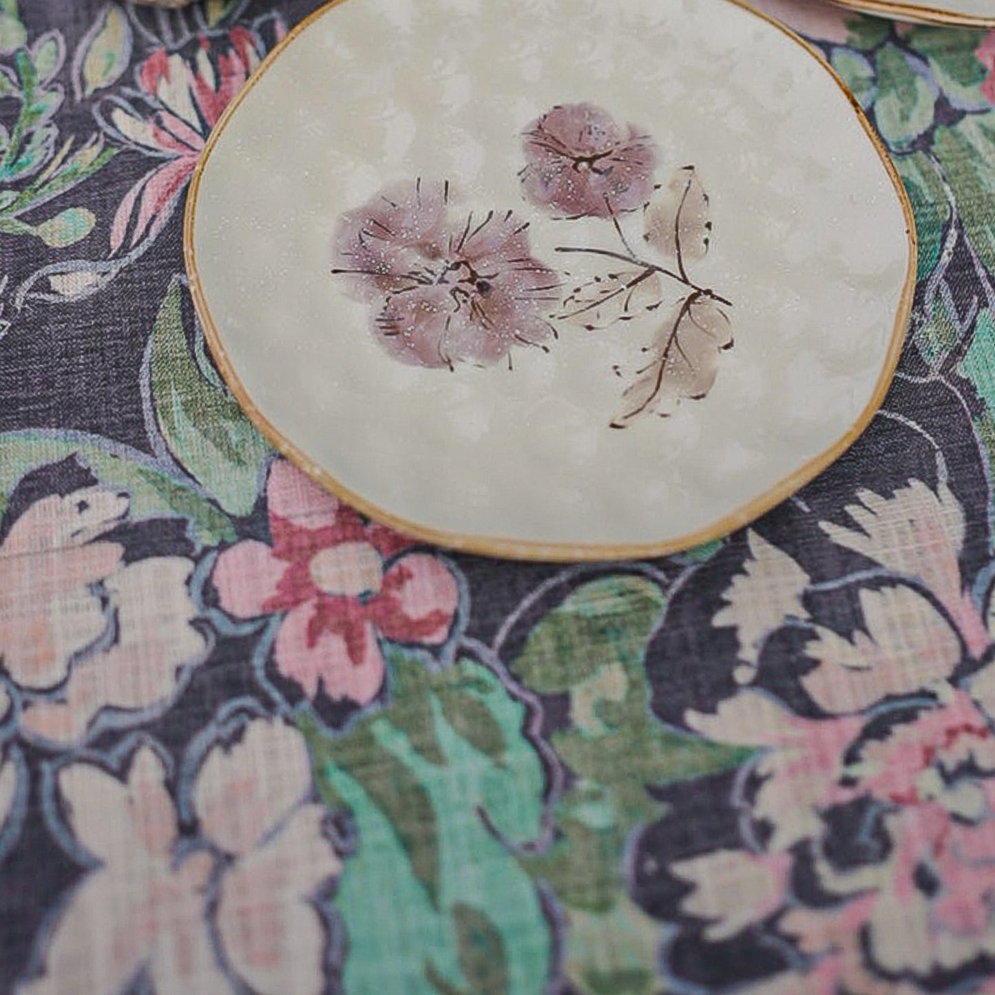 Garden Sketch Lines Table Cloth