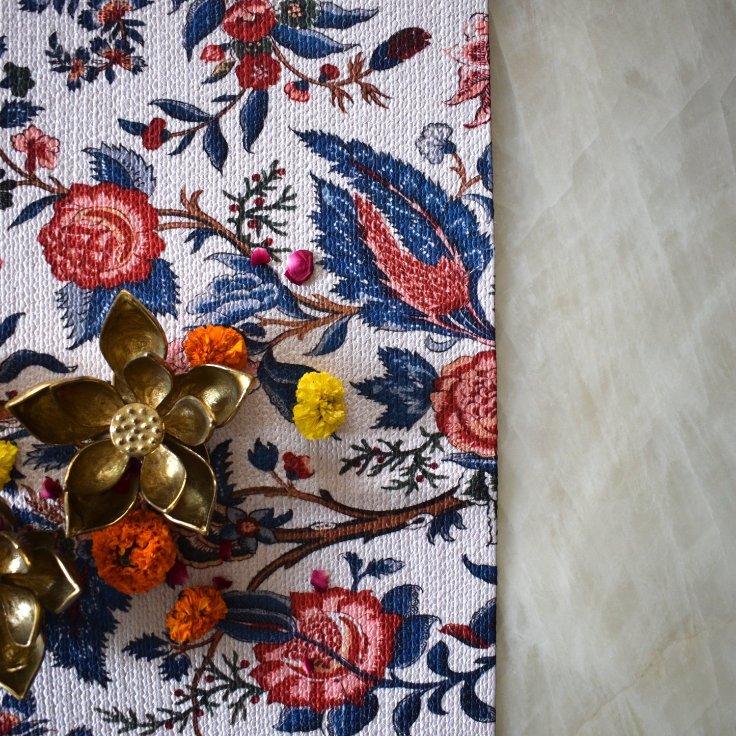 Anaya Aura - Oval Table Runner (Floral)