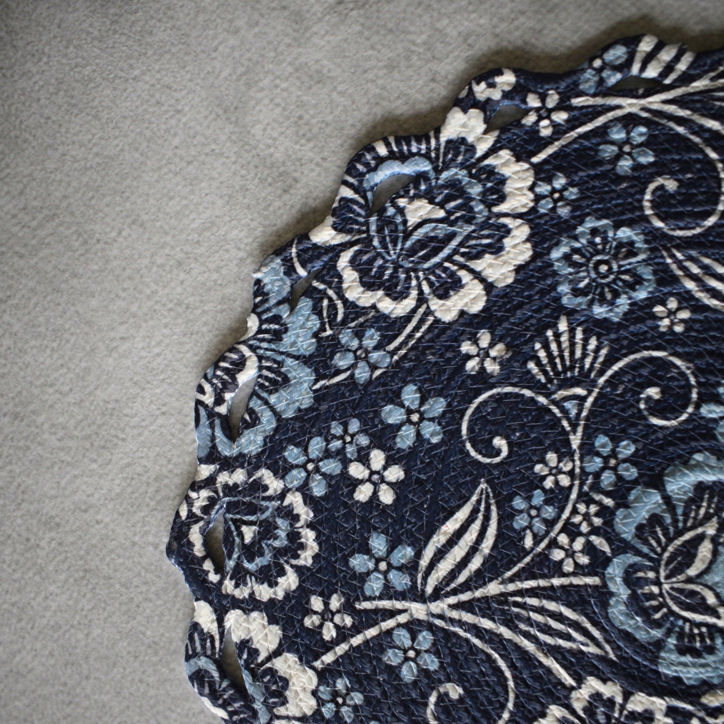 Scallop Bloom Table Mat (Navy)