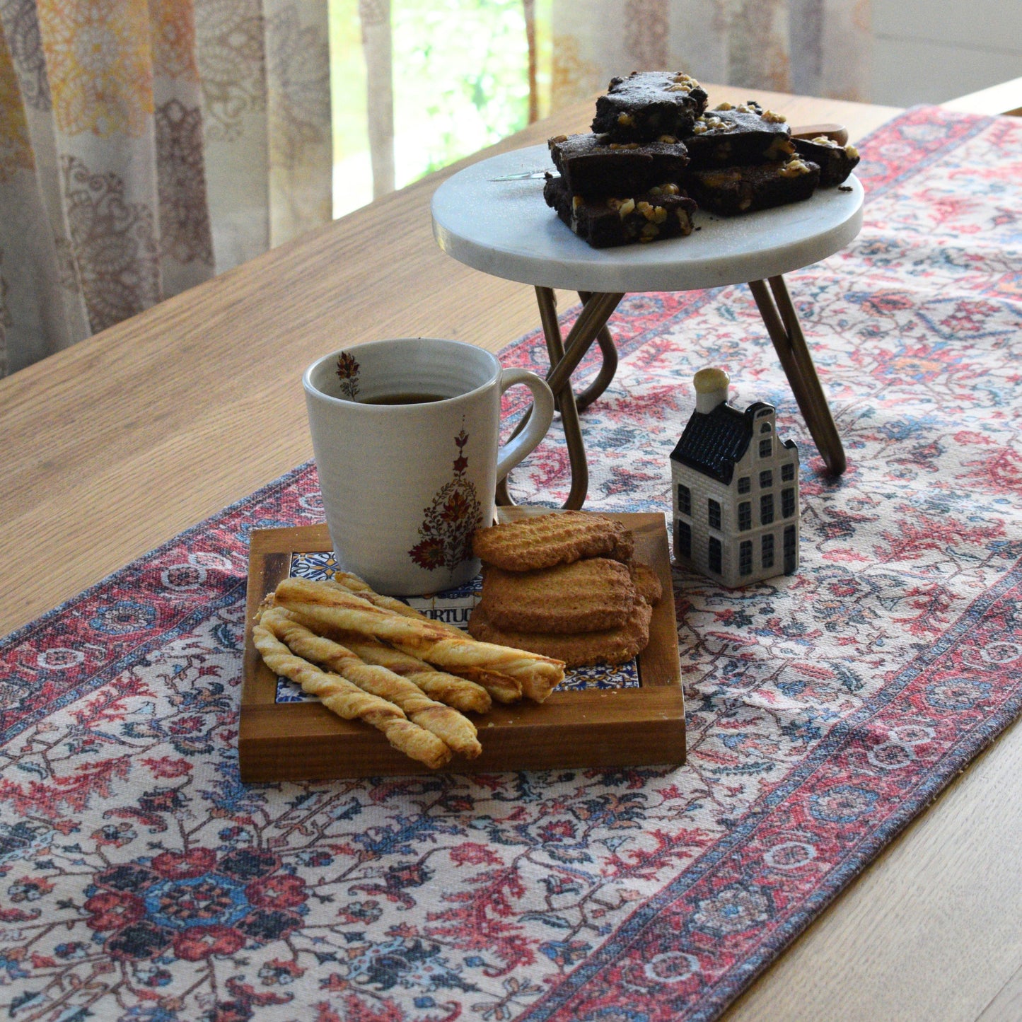 Magnolia Table Runner