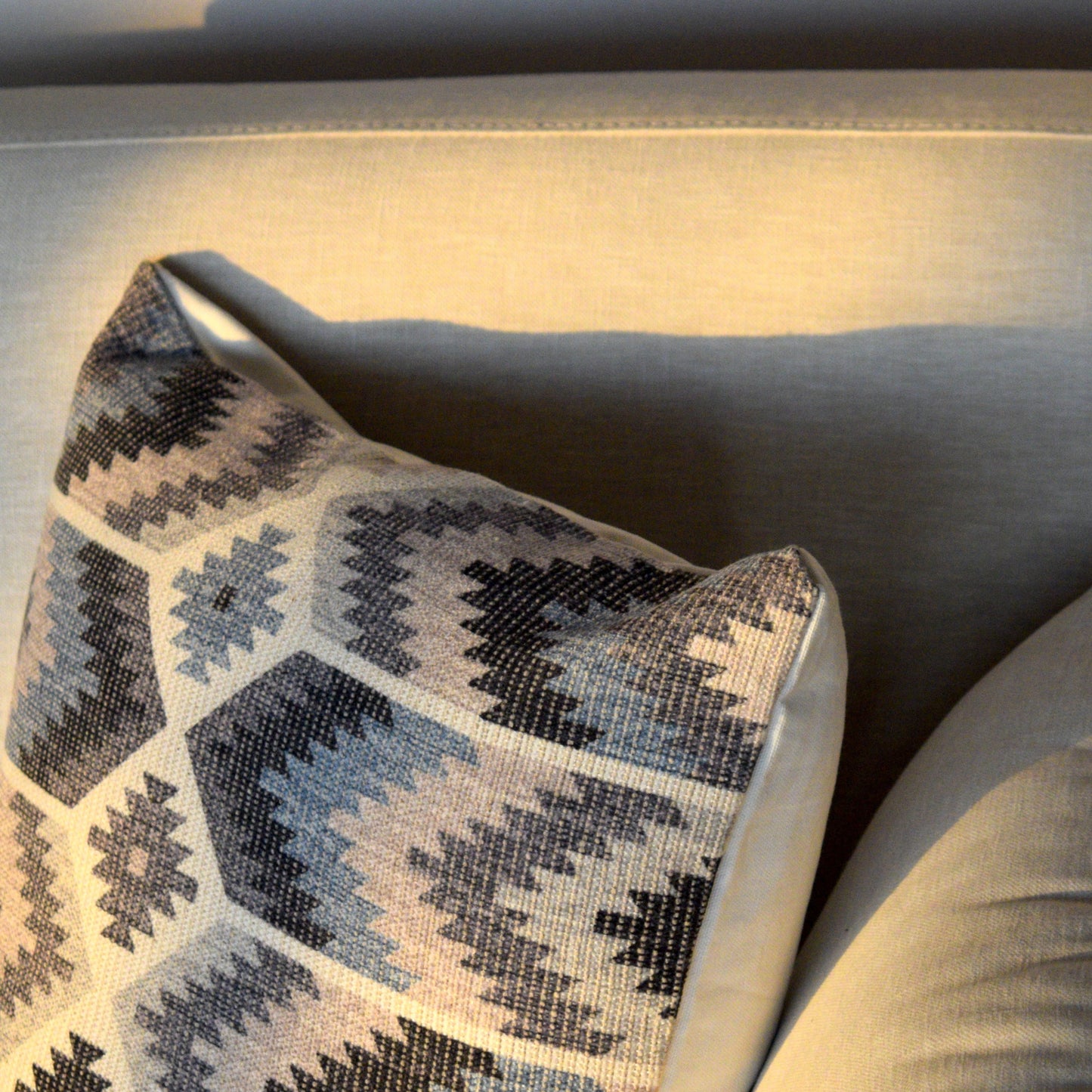 Muska - The Kilim Cushion Cover