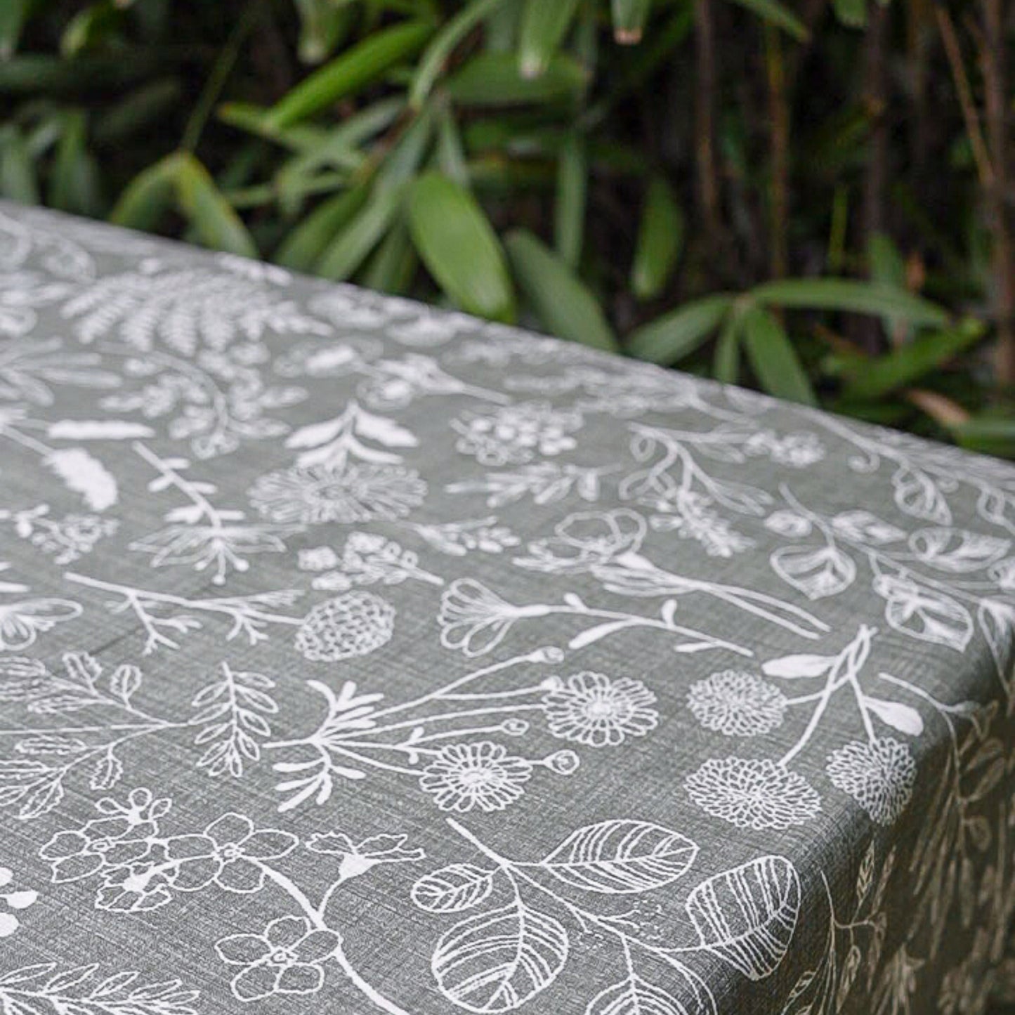 Botanical Breeze Table Cloth