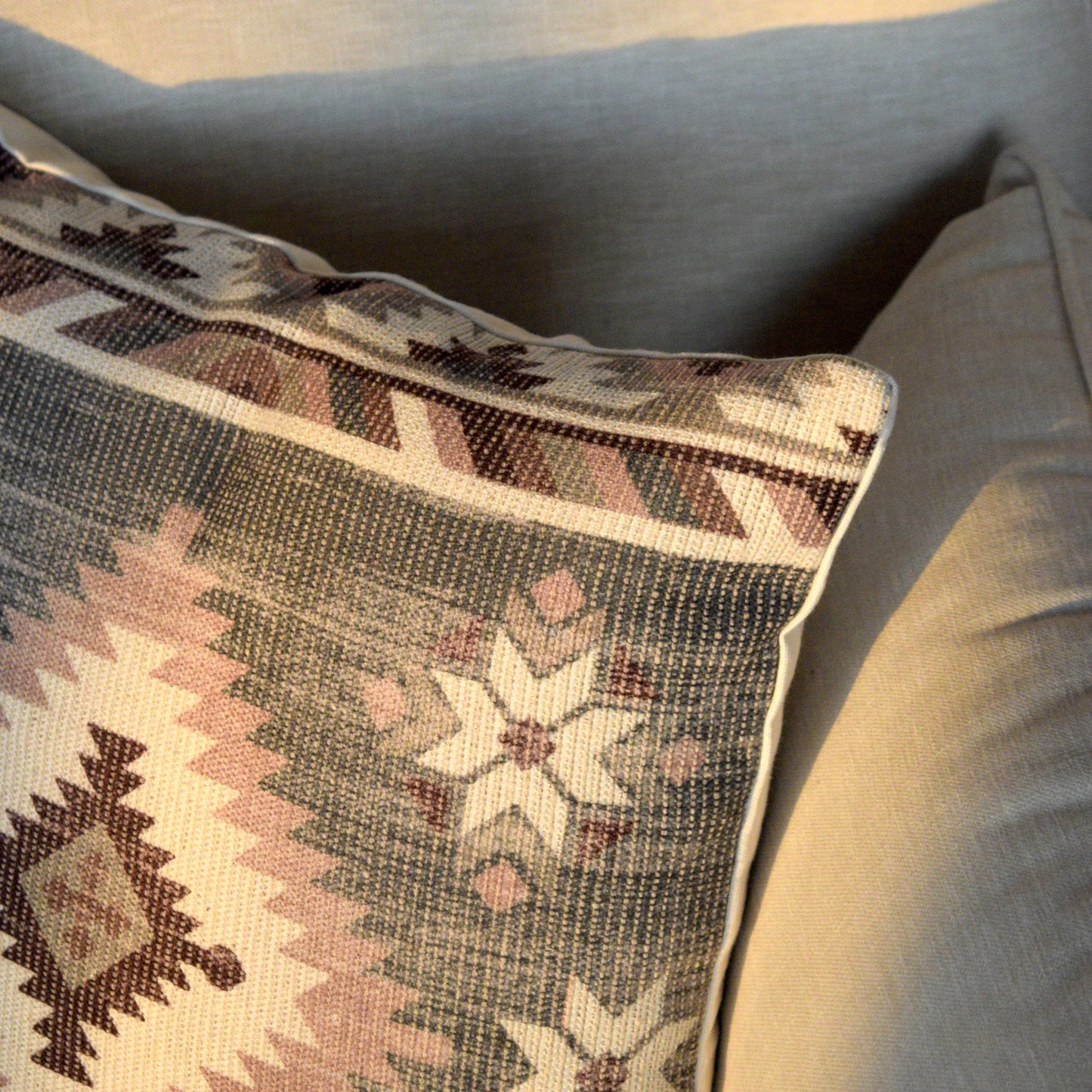 Edjer - The Kilim Cushion Cover