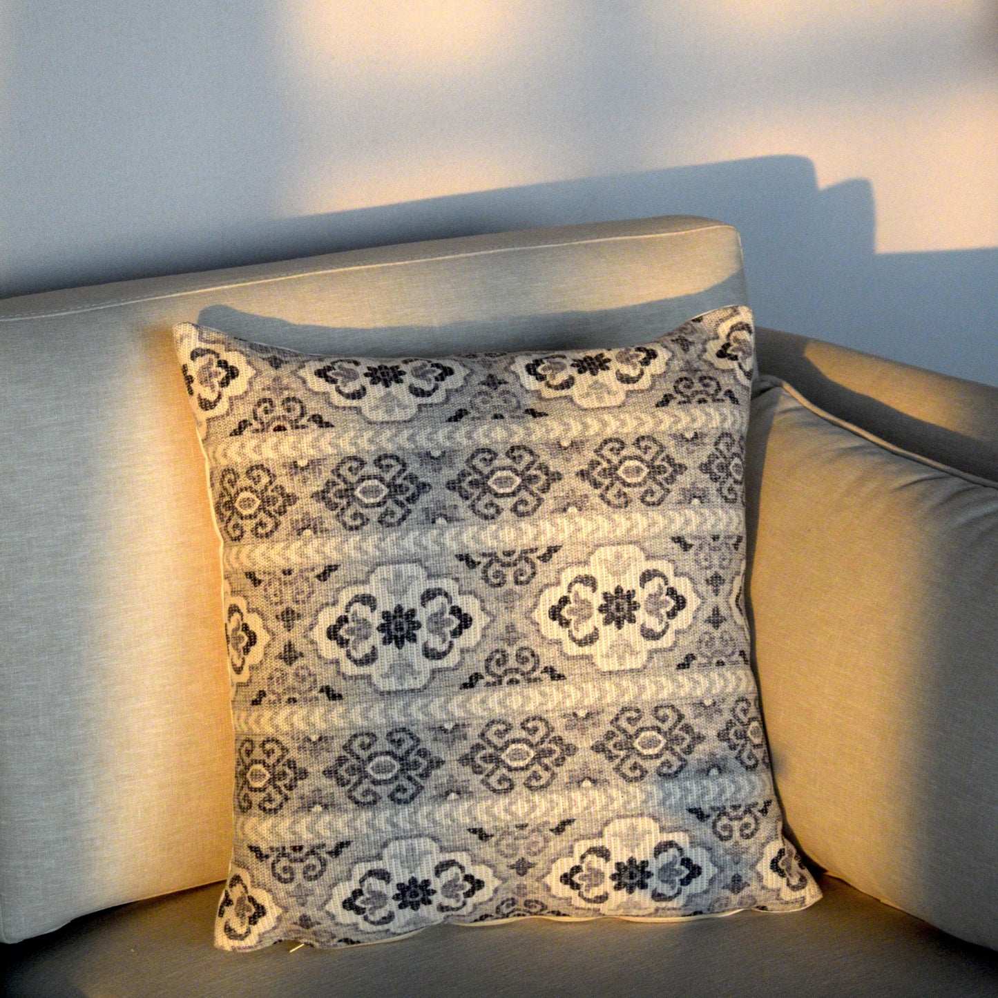 Yilan - The Kilim Cushion Cover