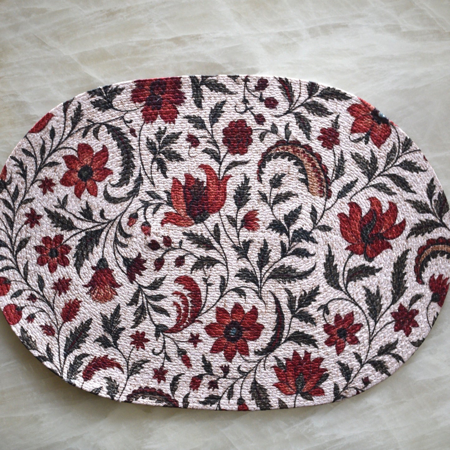 Anaya Aura - Oval Mat (Maroon)