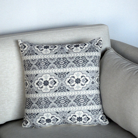 Yilan - The Kilim Cushion Cover