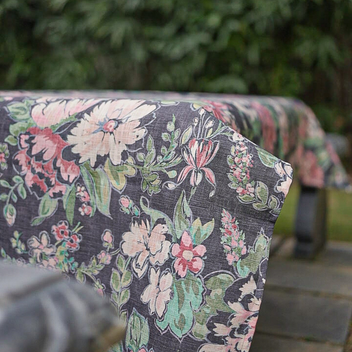 Garden Sketch Lines Table Cloth