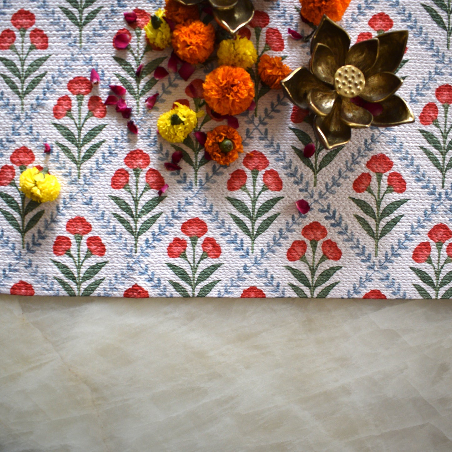 Anaya Aura - Oval Table Runner (Tulip)