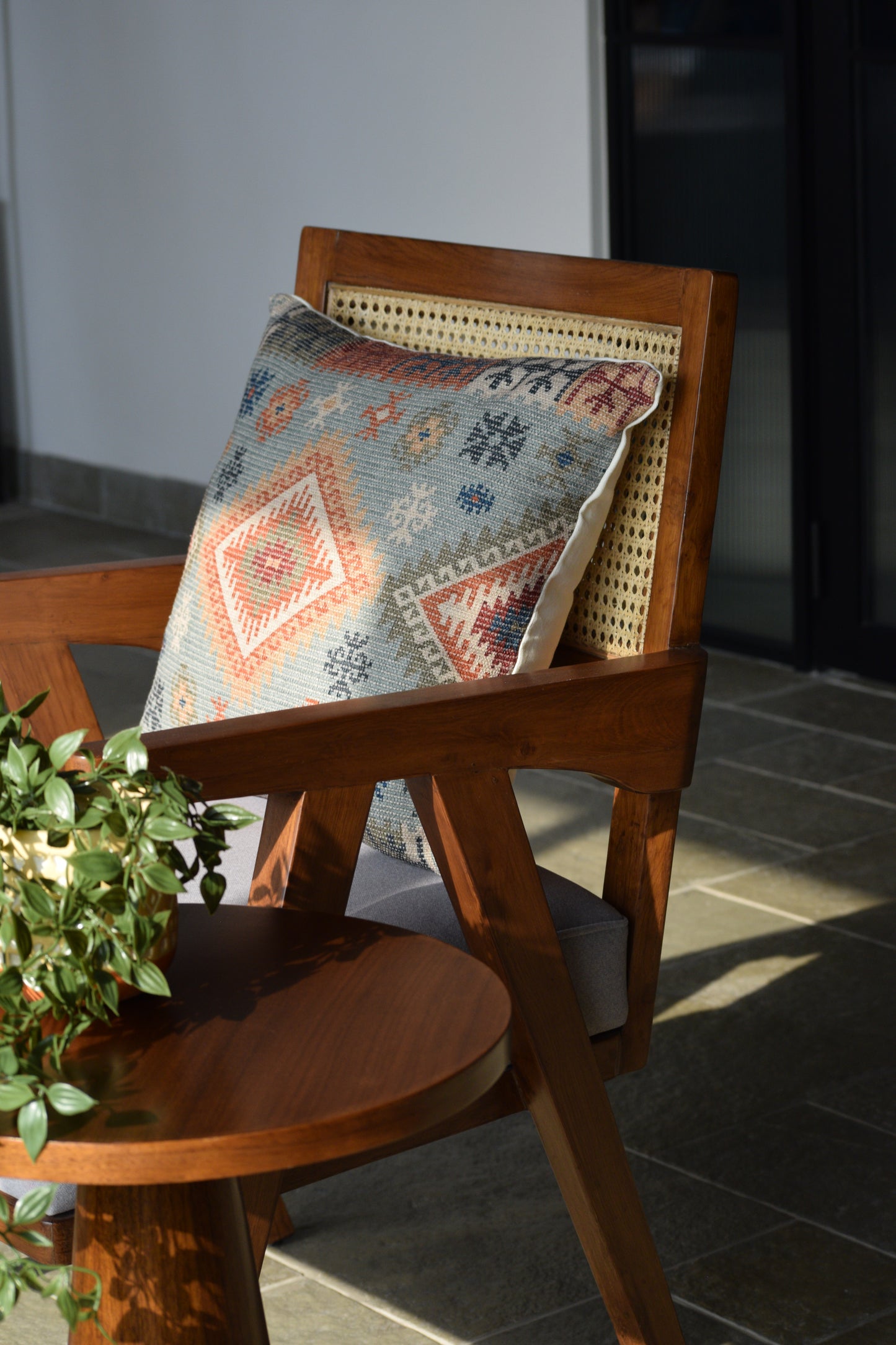 Kashan- The Kilim Cushion Cover