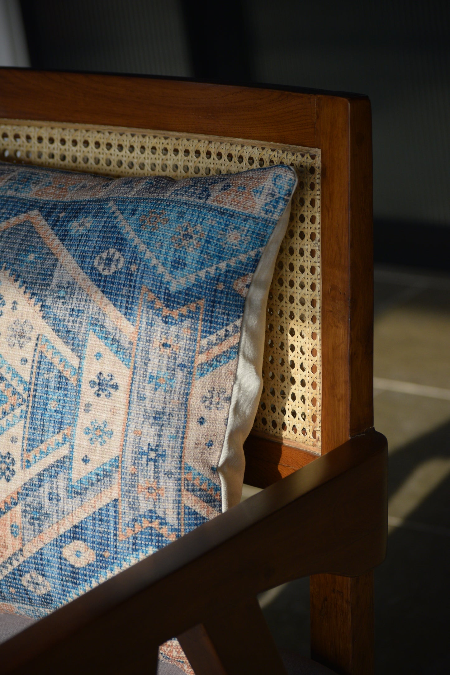 Nain - The Kilim Cushion Cover