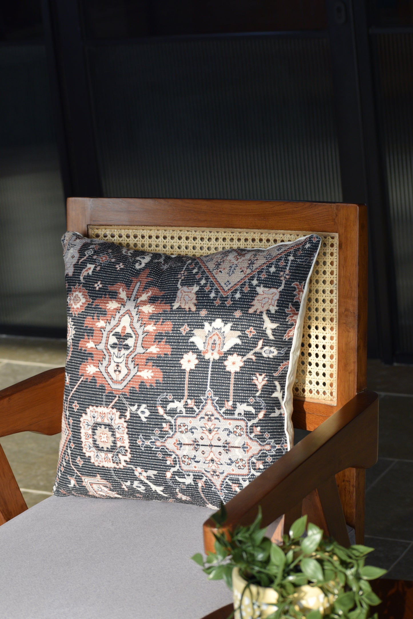 Sarouk- The Kilim Cushion Cover