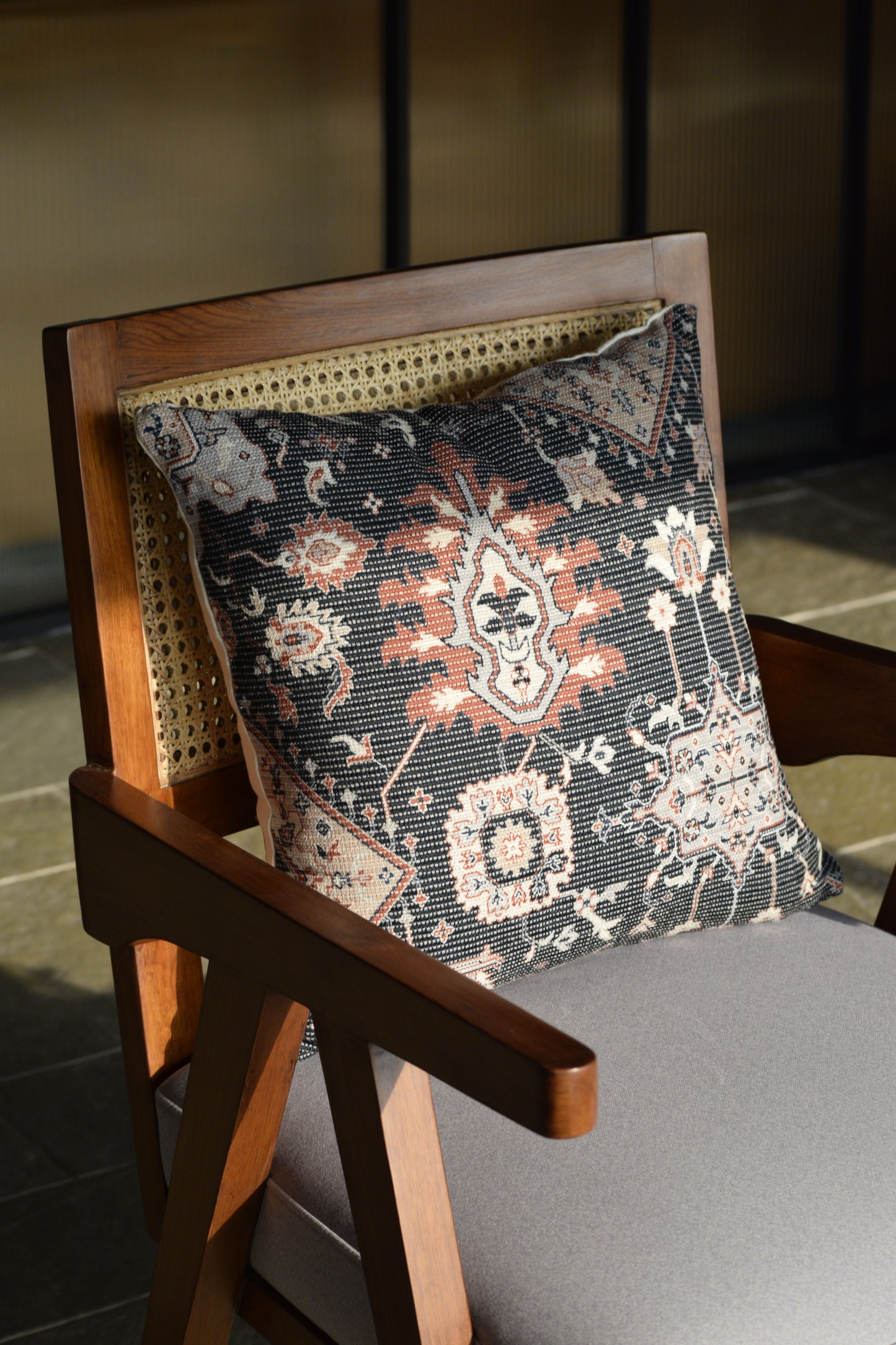 Sarouk- The Kilim Cushion Cover