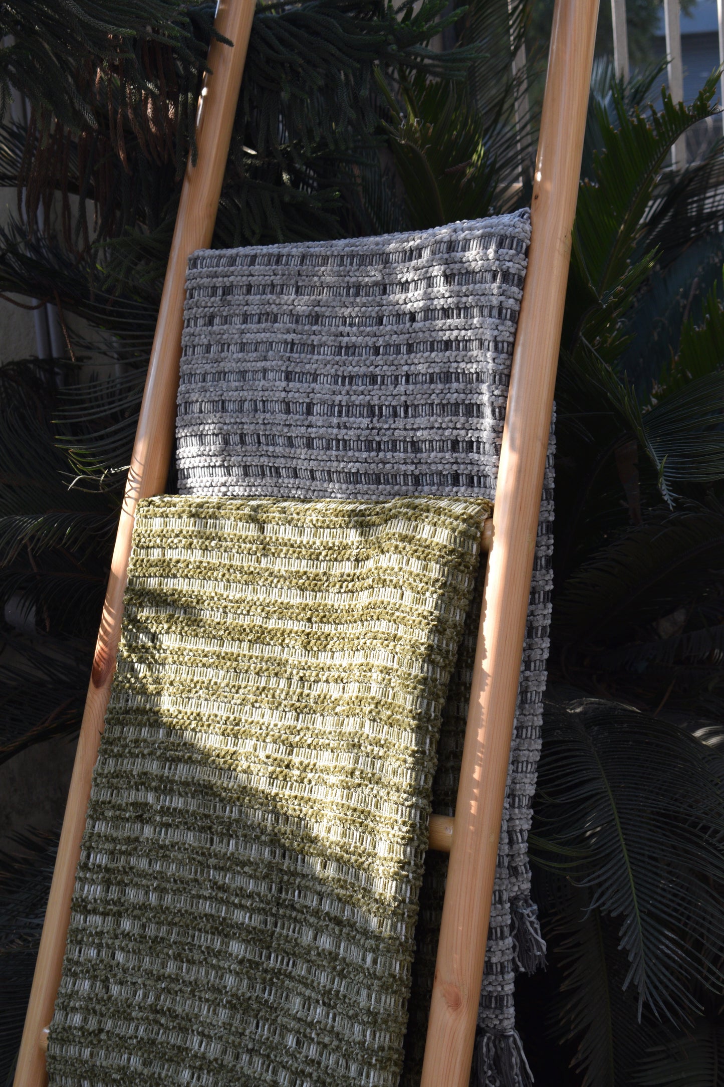 Hearth Hug Throw Blanket (Olive)