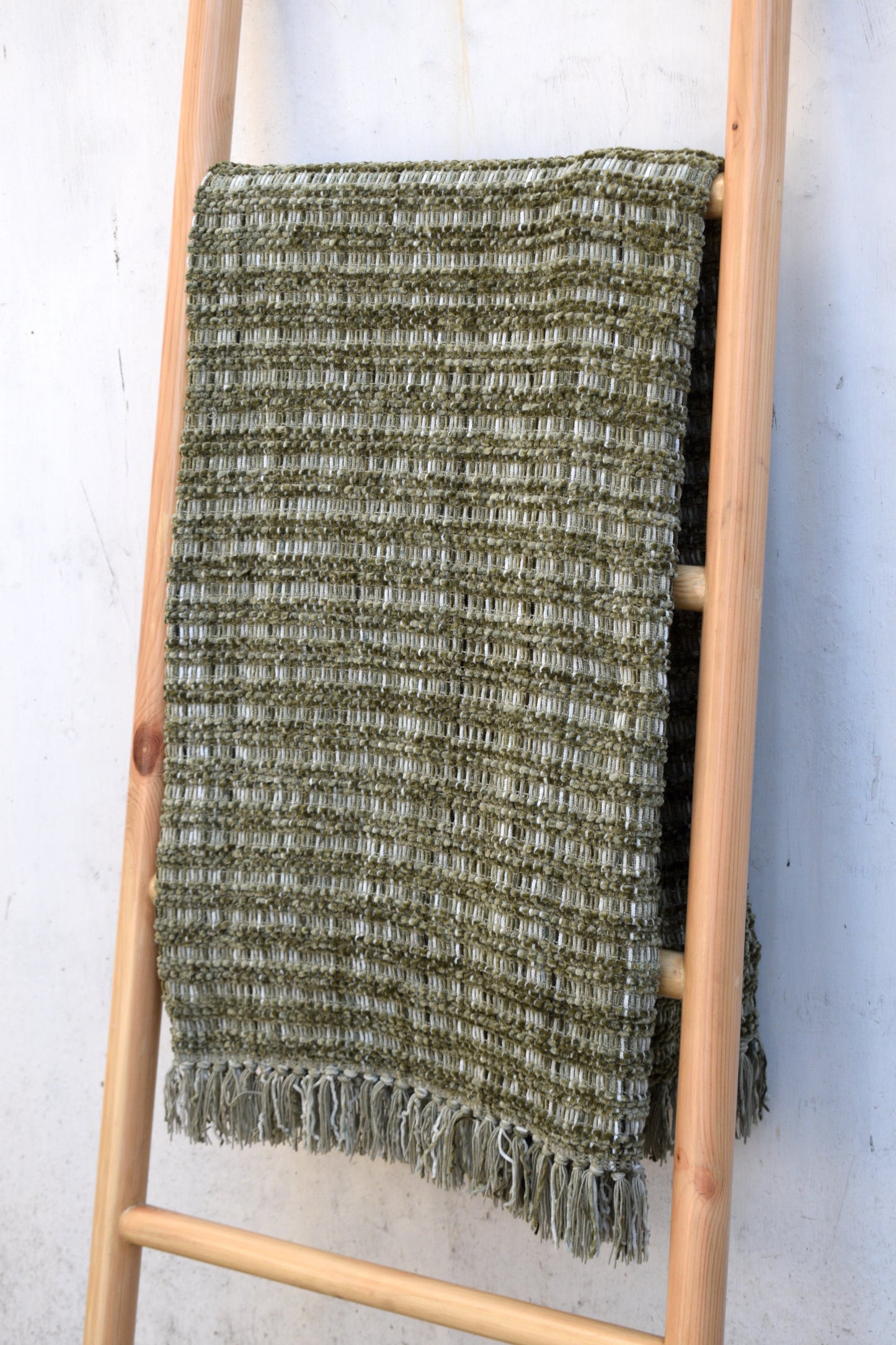 Hearth Hug Throw Blanket (Olive)