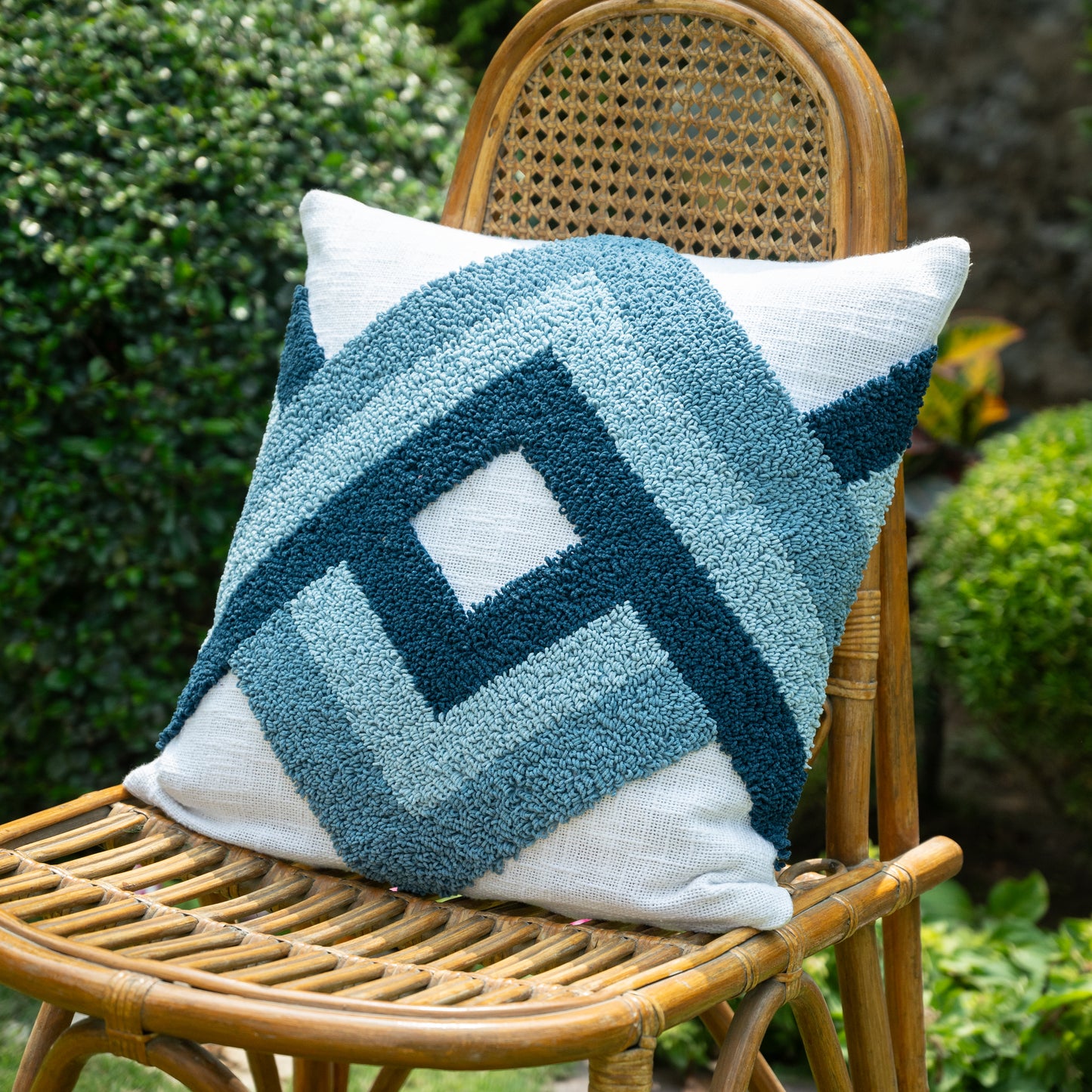 Azzuro Cushion Cover