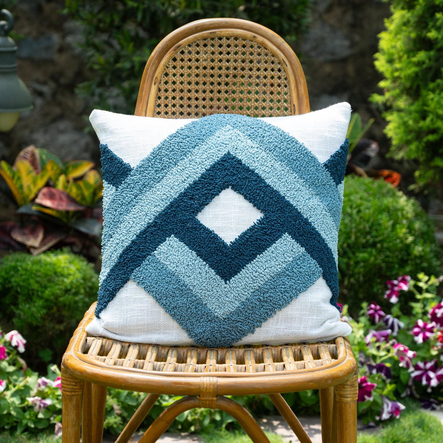 Azzuro Cushion Cover