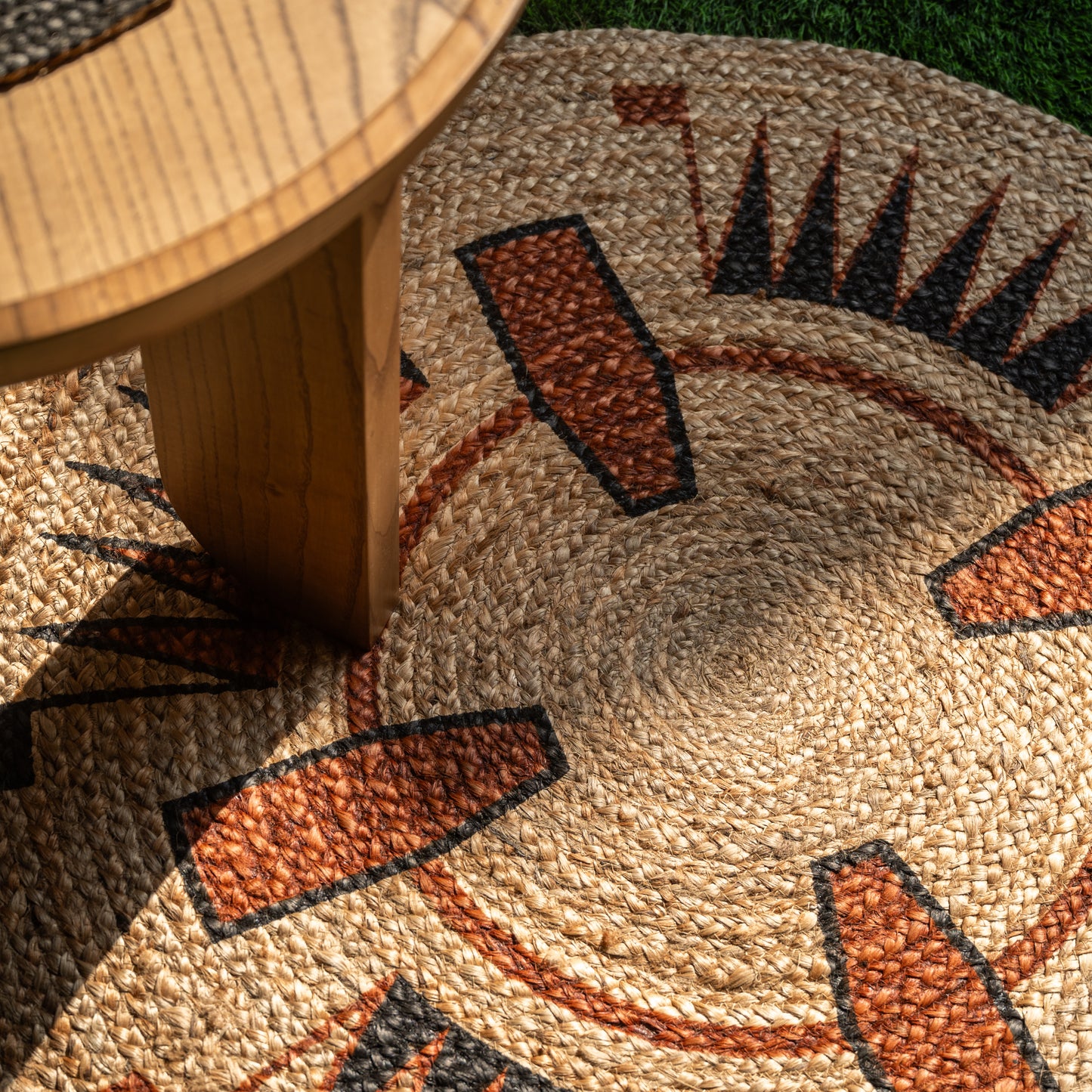 Yoruba Round Printed Jute Floor Mat