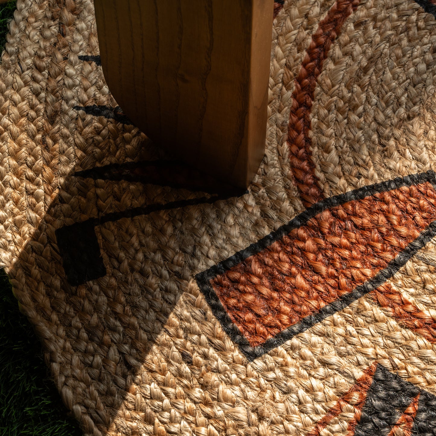 Yoruba Round Printed Jute Floor Mat