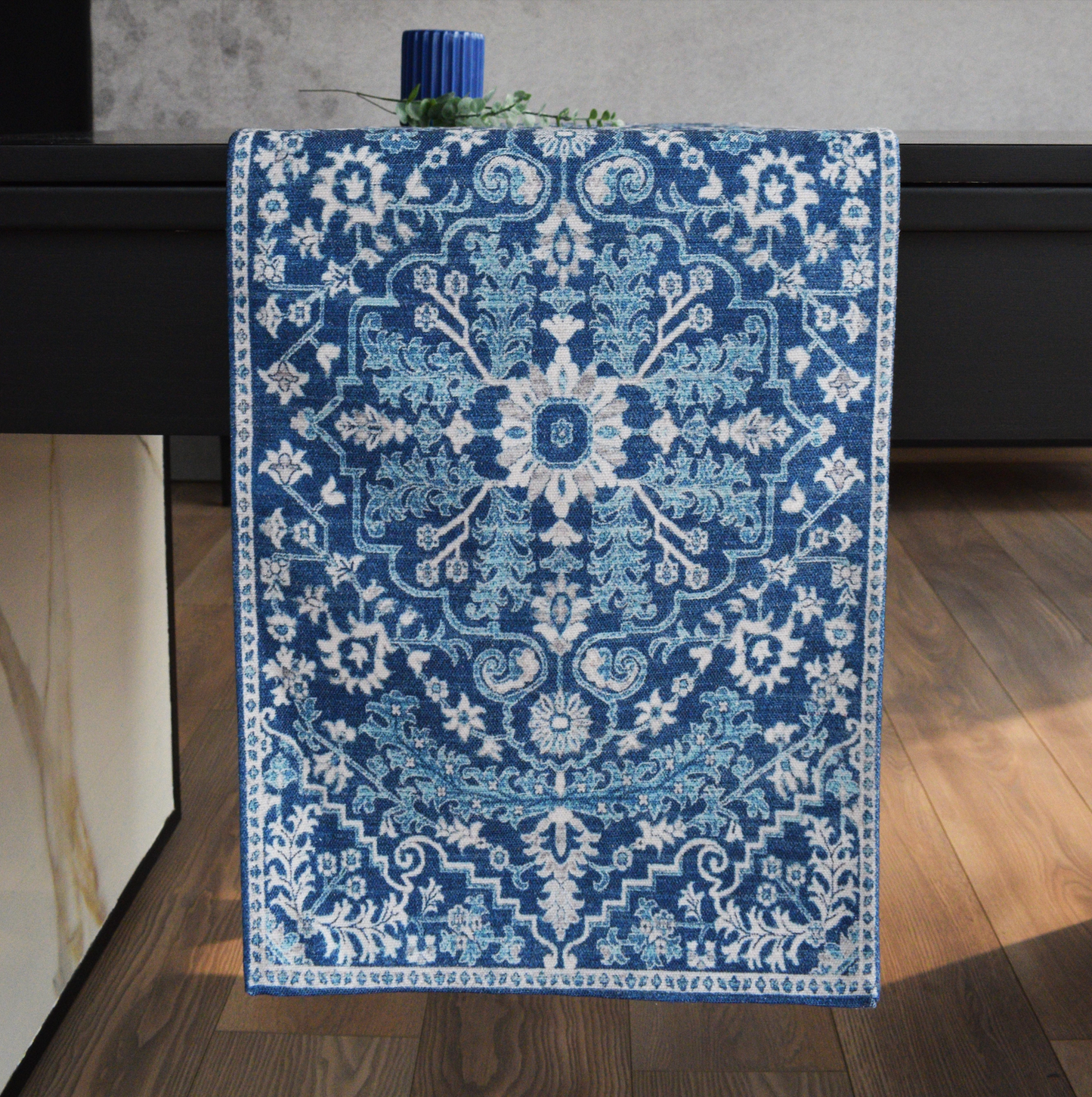 Nahr Table Runner