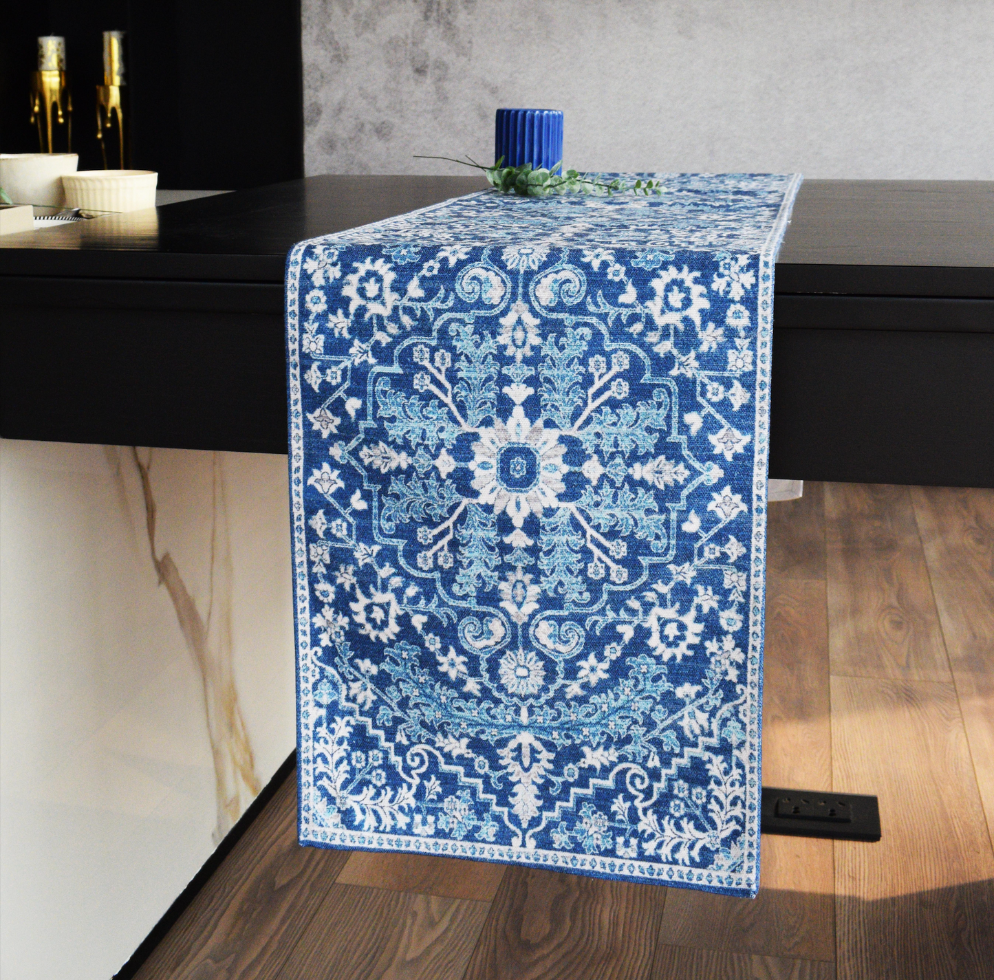 Nahr Table Runner