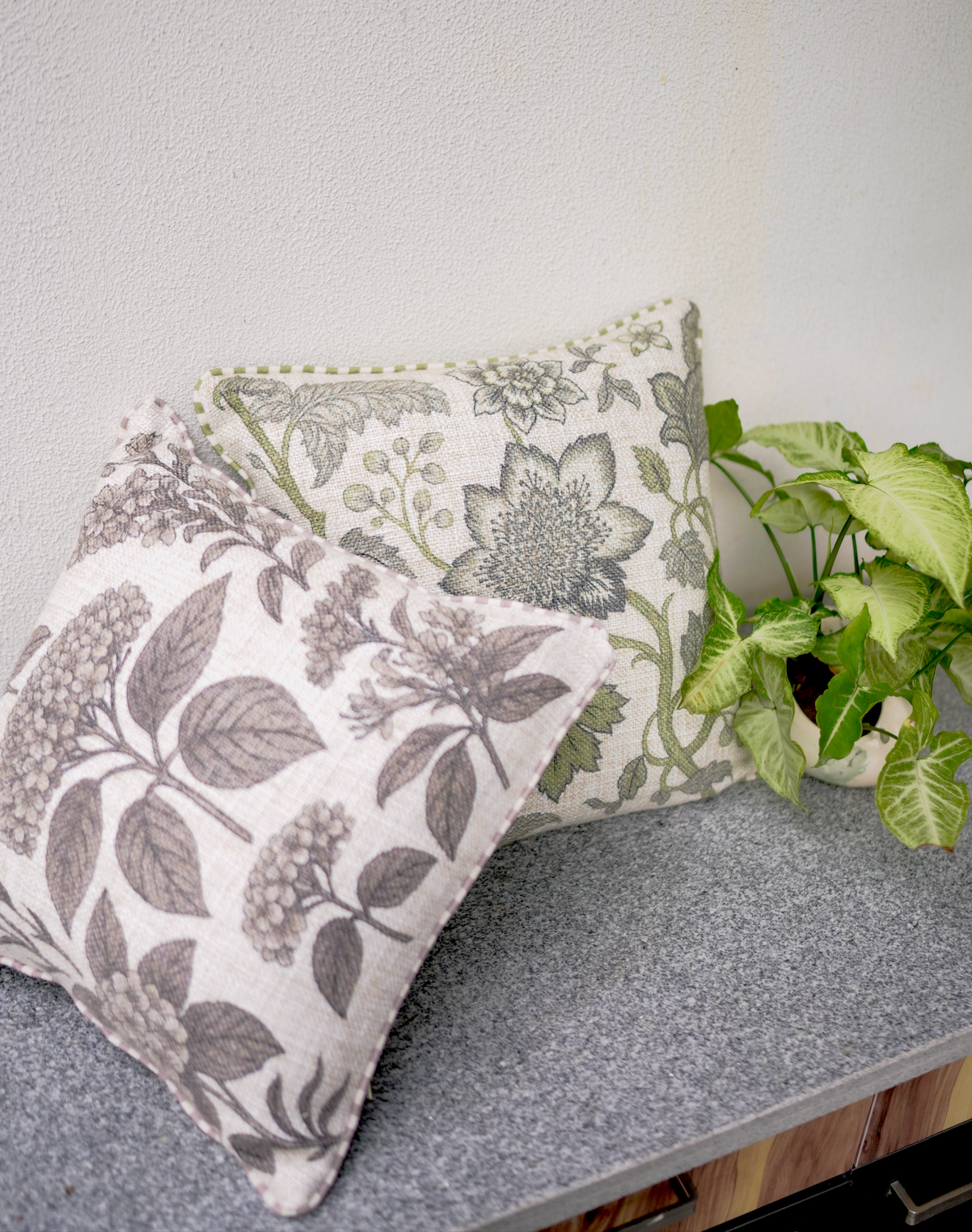 Garden Serenade (Taupe)